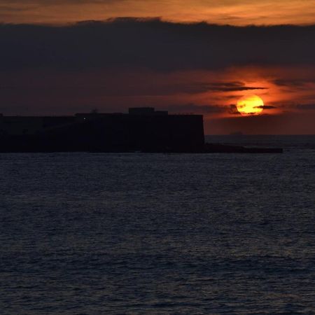 Esencia De Cadiz Entre La Vina Y El Mercado المظهر الخارجي الصورة