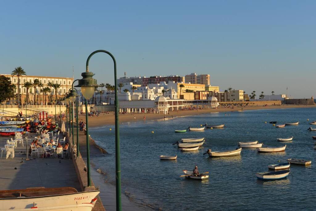 Esencia De Cadiz Entre La Vina Y El Mercado المظهر الخارجي الصورة