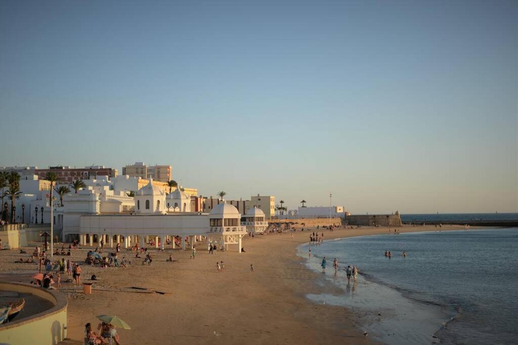 Esencia De Cadiz Entre La Vina Y El Mercado المظهر الخارجي الصورة