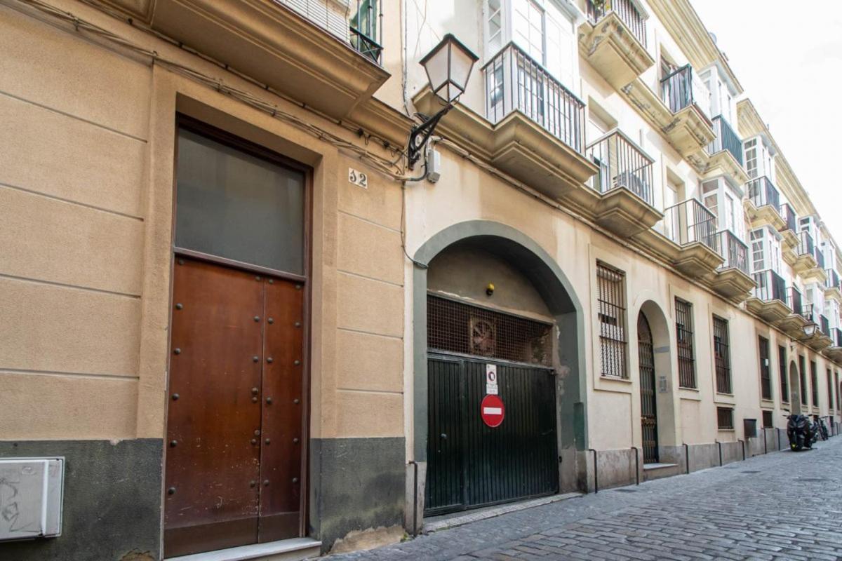 Esencia De Cadiz Entre La Vina Y El Mercado المظهر الخارجي الصورة